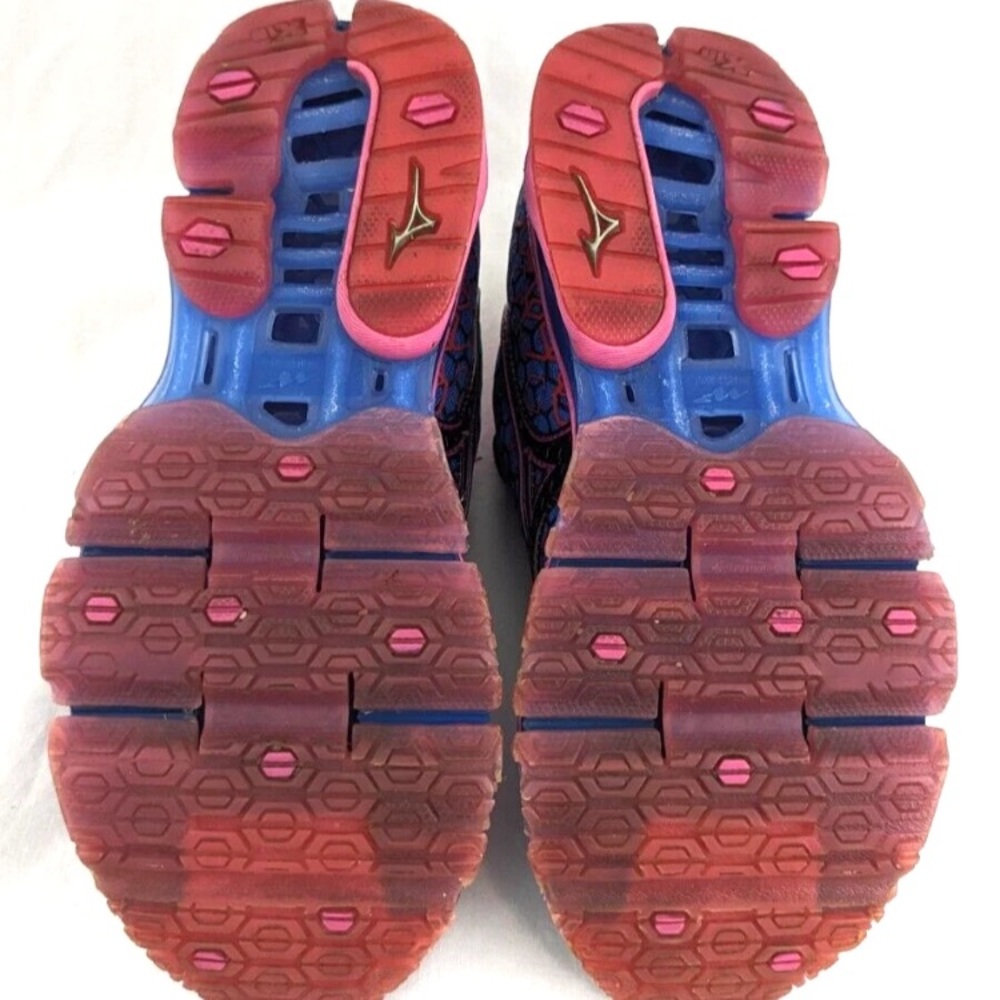 Mizuno Wave Prophecy 3. Blue and Pink Cross trainers. Cool Dynamic Design ! - Picture 13 of 13